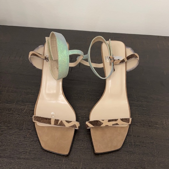 Moschino Shoes - Moschinos giraffe heels